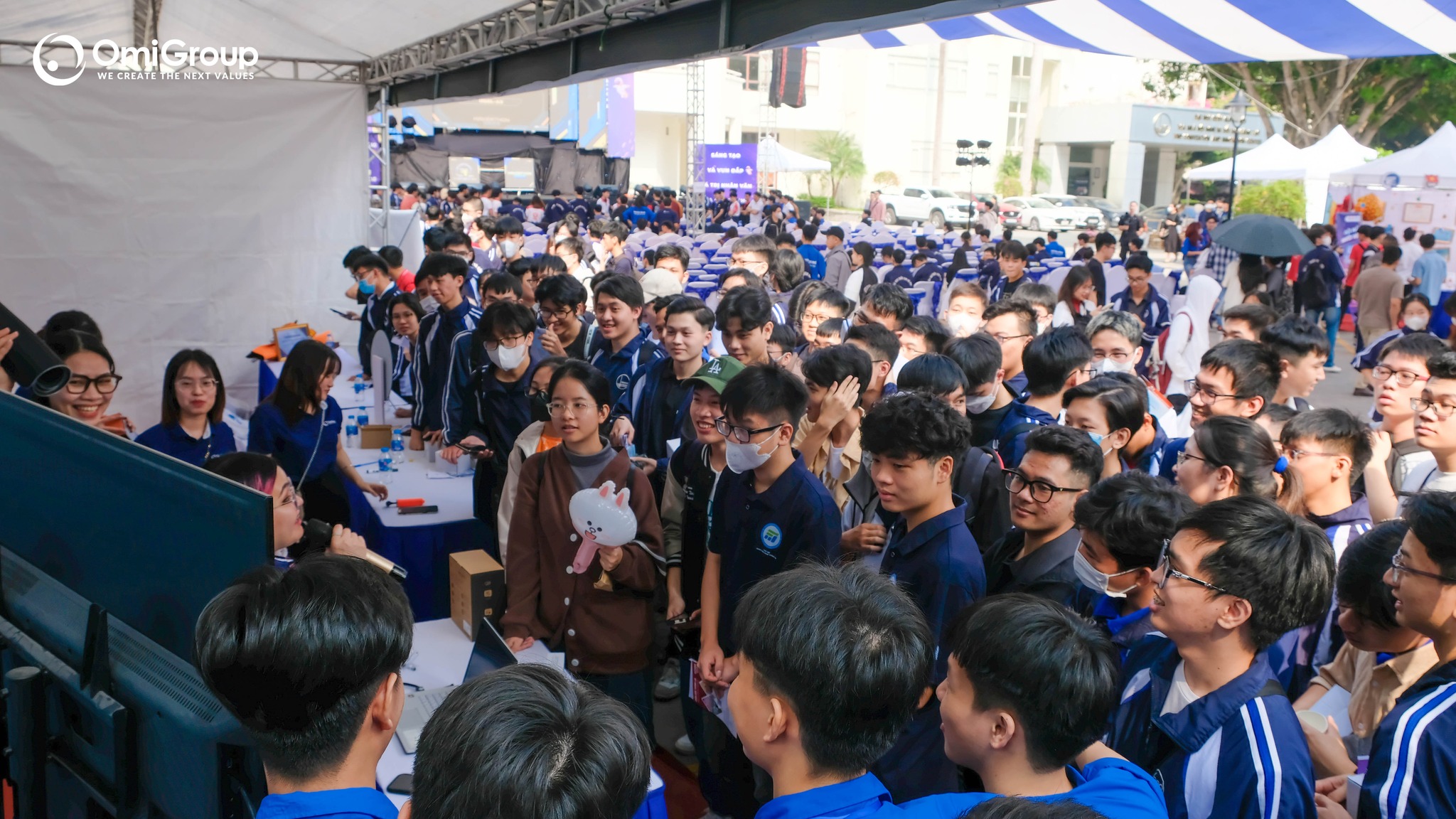 [OMI x TRƯỜNG ĐẠI HỌC CÔNG NGHỆ - ĐHQG HN] RECAP SỰ KIỆN UET CONNECT ...